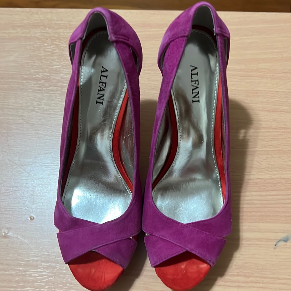 Alfani. High Hill pump color fuchsia  size 6
